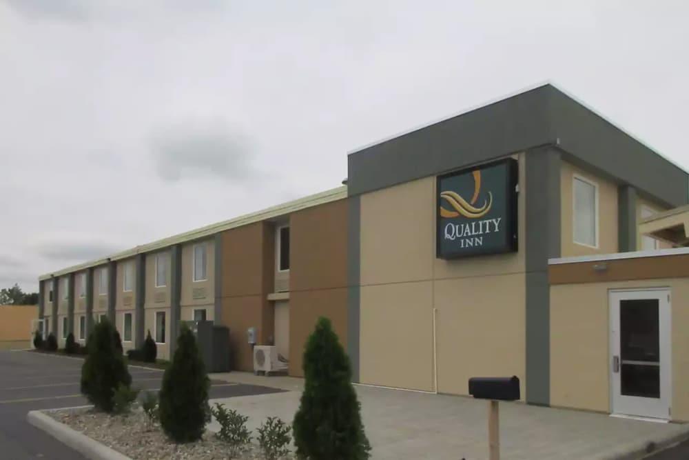 Quality Inn Bucyrus North Bagian luar foto