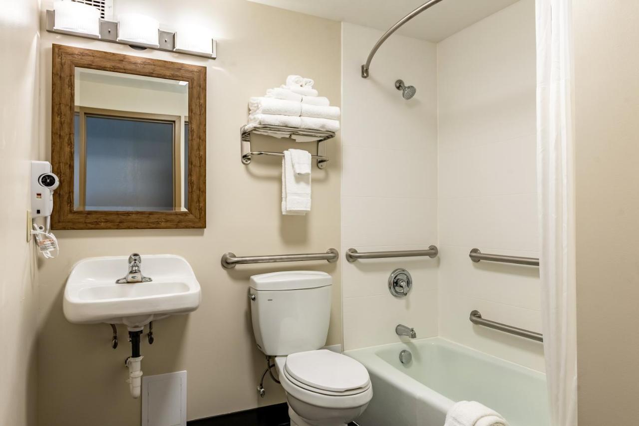 Quality Inn Bucyrus North Bagian luar foto